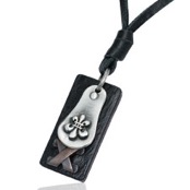 "Fleur De Lis" L�derhalssmykke.