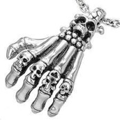 Halsk�de "Skeleton hand" Rustfrit st�l