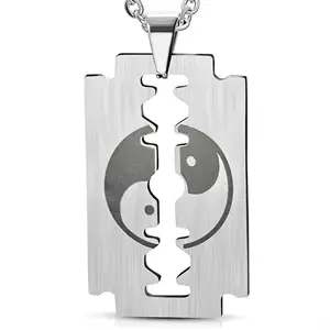 Yin og yang halssmykke i stål.