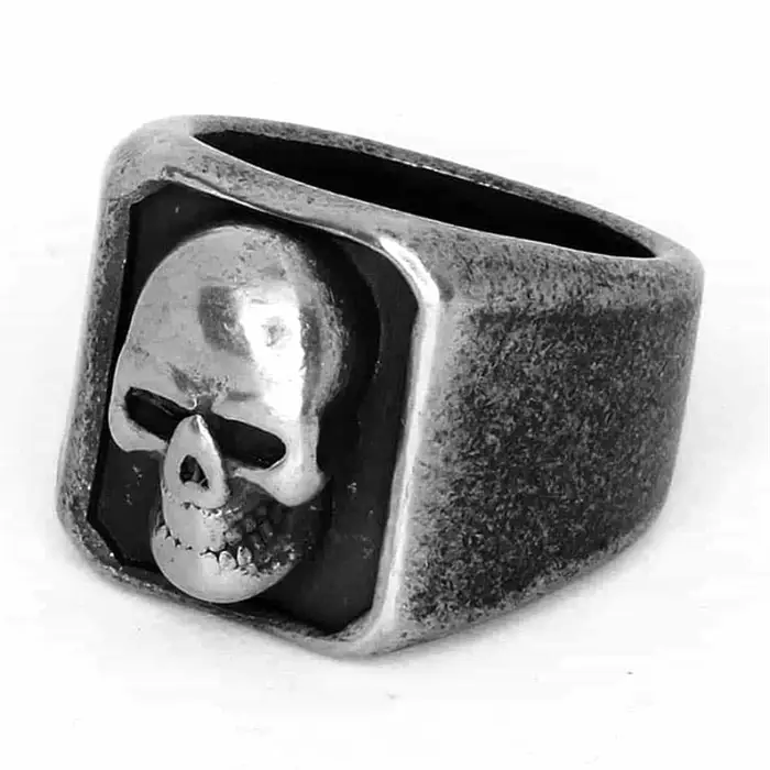 Skull faced herrering i oxy steel.