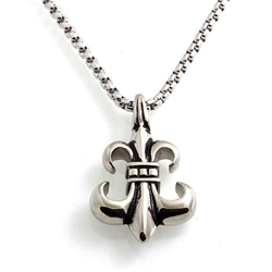 Halssmykke Fleur De Lis i stål.