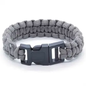 Grå paracord armbånd 21 cm