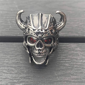 Viking Skullring i  ædelstål.